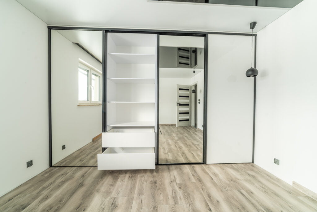 Szafa na wymiar, garderoba meble na wymiar krosno Kallion