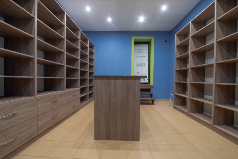 meble sklepowe Kallion - meble na wymiar Krosno